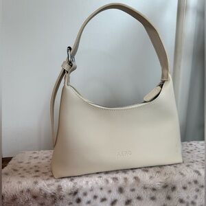 Aero Cream Shoulder Bag